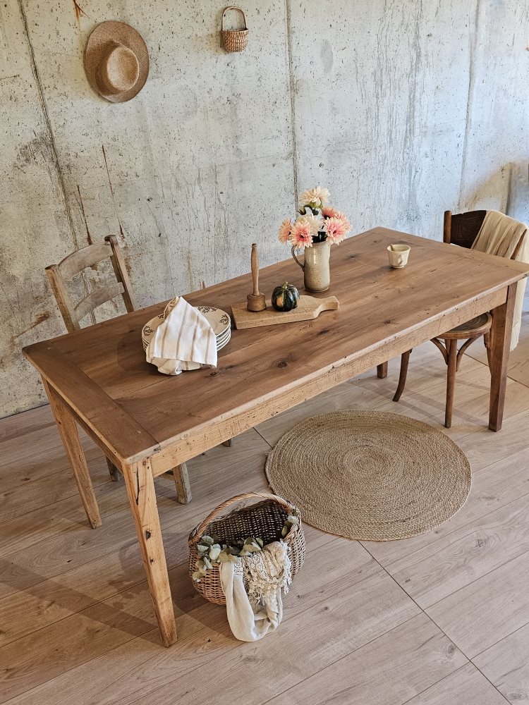 ancienne table de ferme en bois massif-noyer-chêne -vintage 20251103_160010