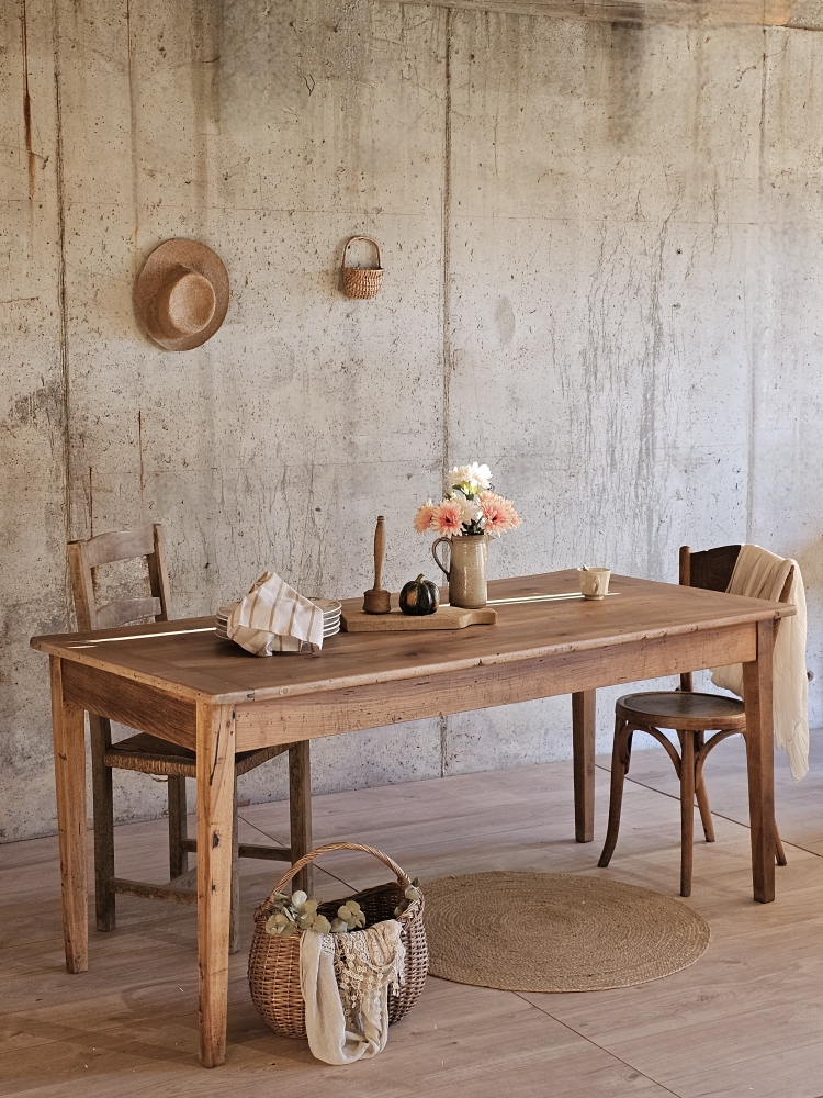 ancienne table de ferme en bois massif-noyer-chêne -vintage 20251103_155656
