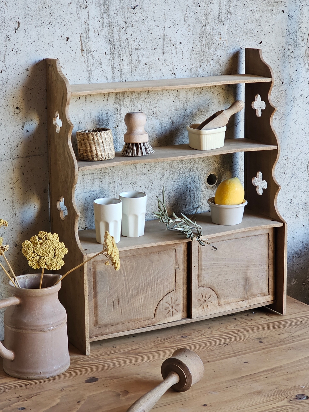 ancienne etagere avec placard à poser vintage bois brut chêne20251104_111503