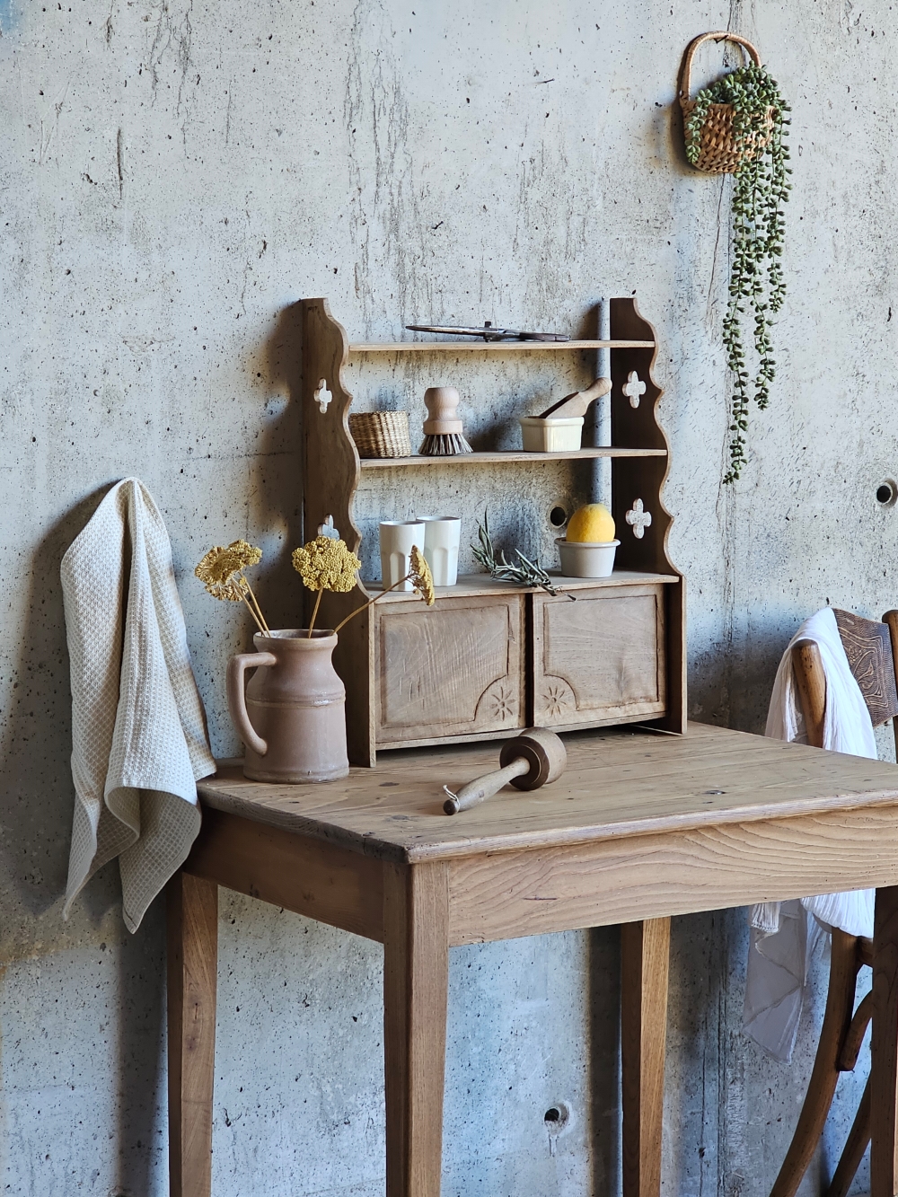 ancienne etagere avec placard à poser vintage bois brut chêne20251104_111408
