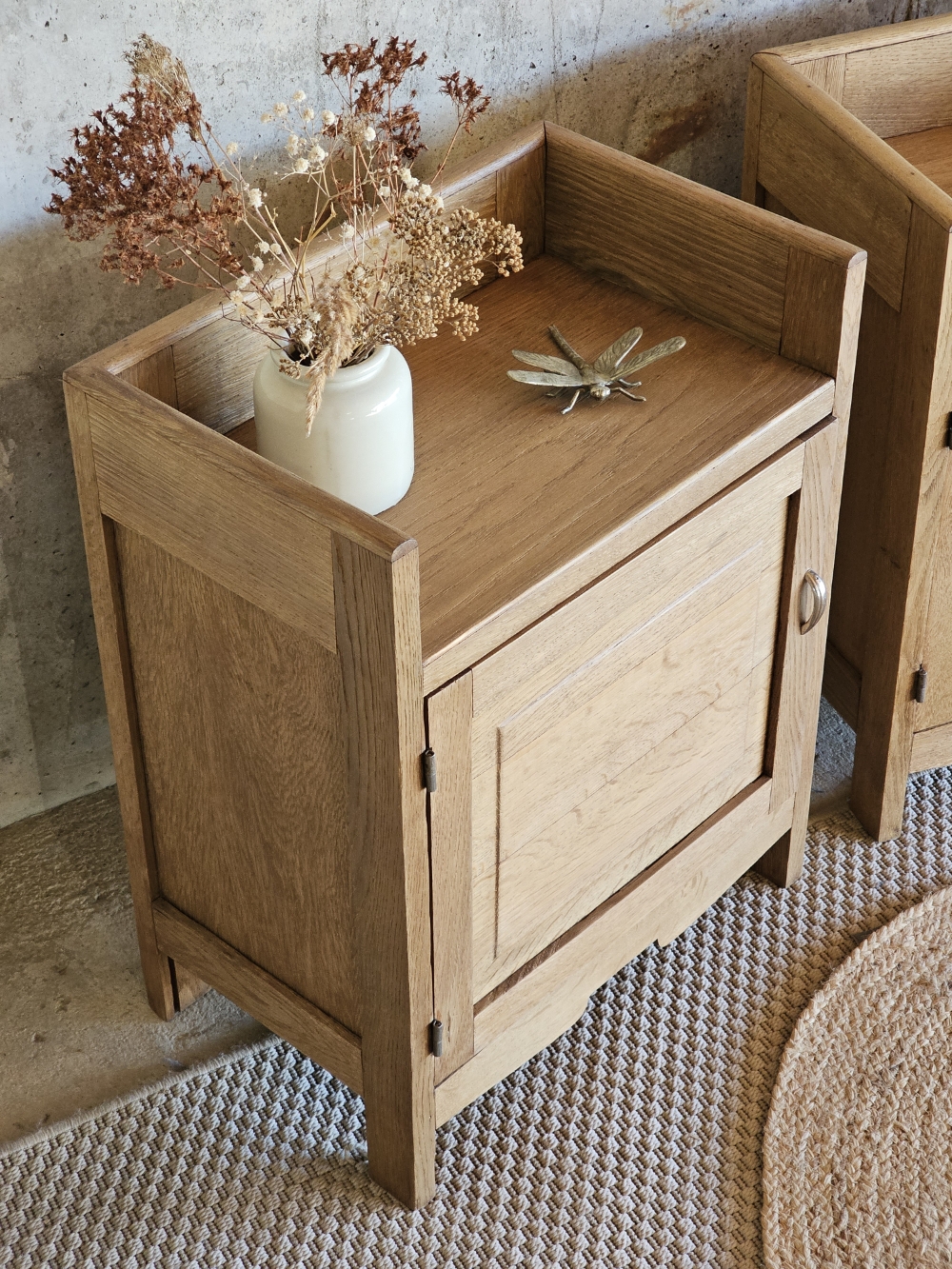Duo de petits meubles anciens type chevets en bois massif20251213_142648