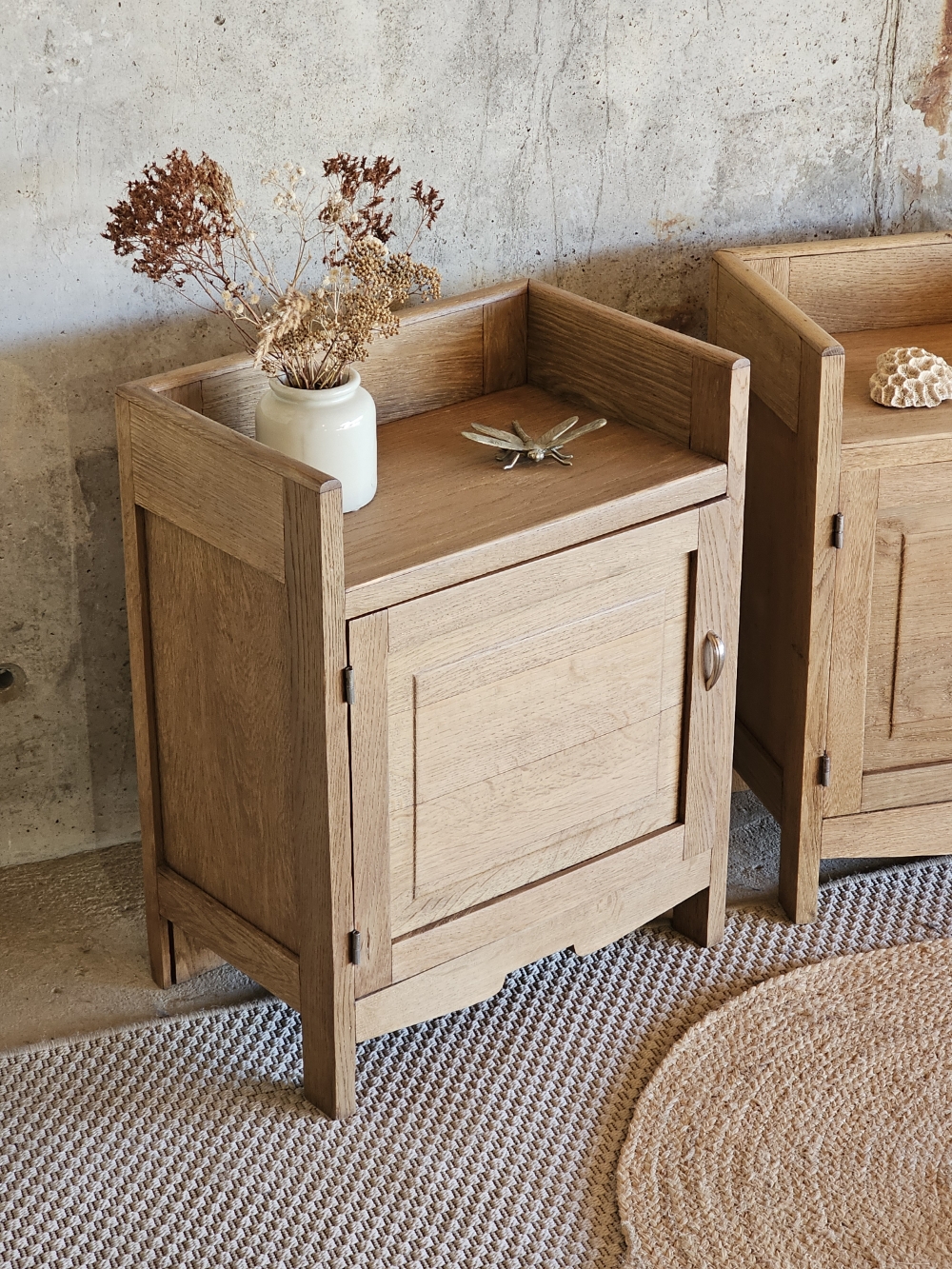 Duo de petits meubles anciens type chevets en bois massif20251213_142635