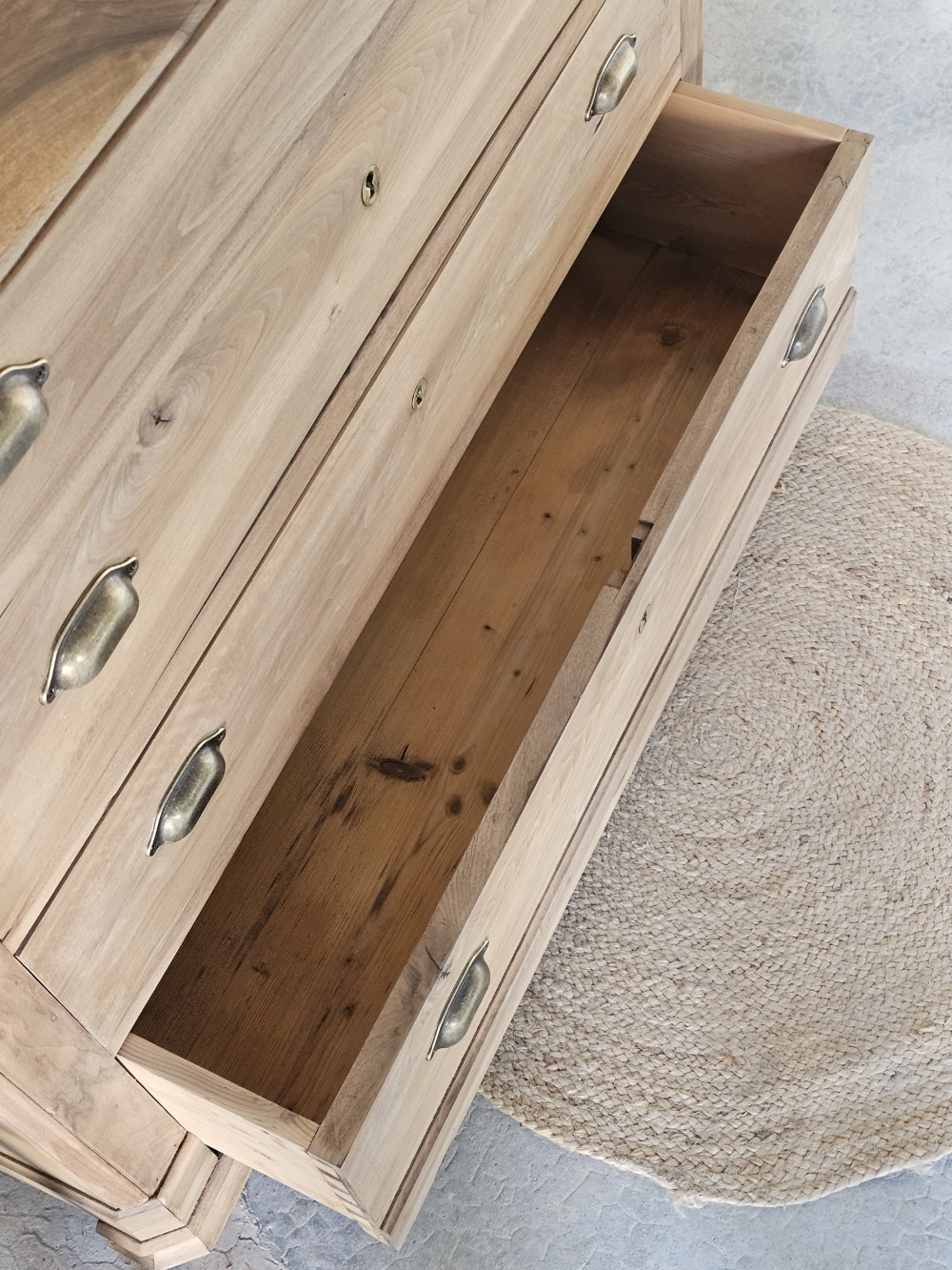 Commode ancienne en bois massif orme (1)20260114_131950