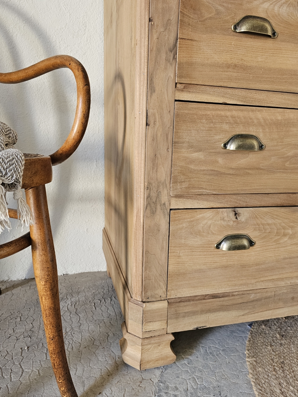 Commode ancienne en bois massif orme (1)20260114_132013