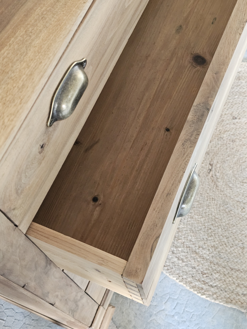 Commode ancienne en bois massif orme (1)20260114_131914