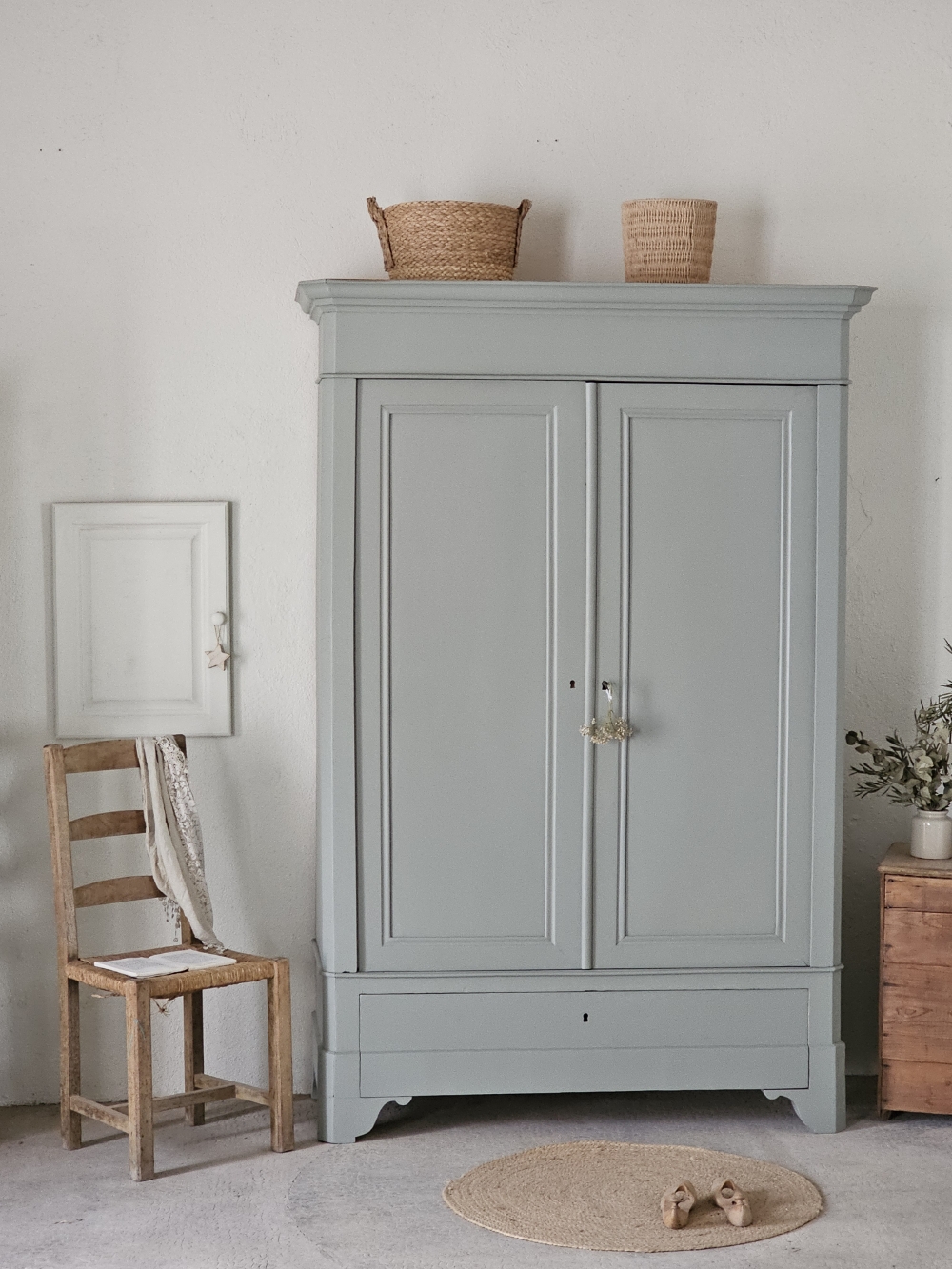 Armoire ancienne fin XIXe – Noyer &amp; sapin massif – Vert grisé20260217_150034