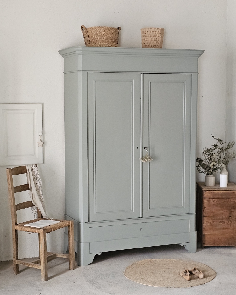 Armoire ancienne fin XIXe – Noyer &amp; sapin massif – Vert grisé20260217_150625