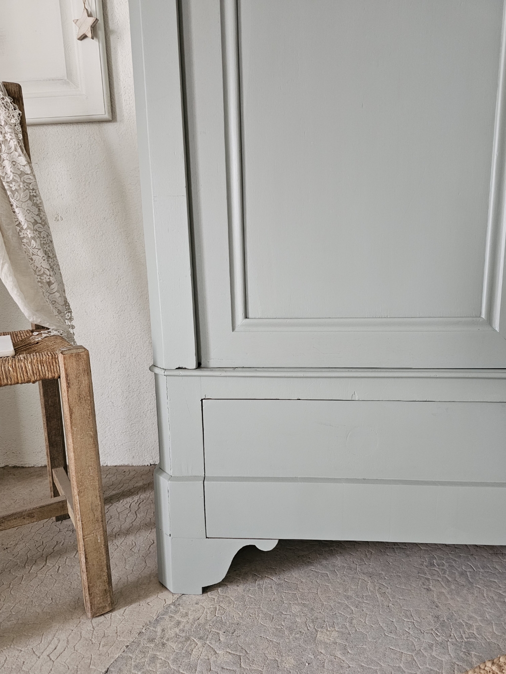 Armoire ancienne fin XIXe – Noyer &amp; sapin massif – Vert grisé20260217_150511