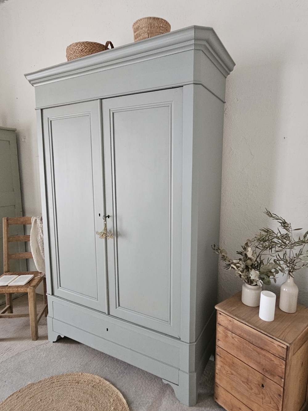 Armoire ancienne fin XIXe – Noyer &amp; sapin massif – Vert grisé20260217_150549