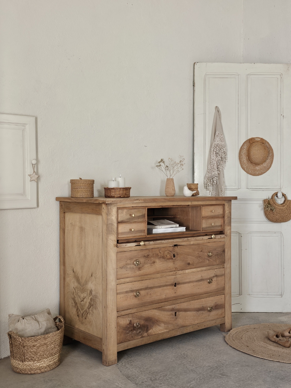Ancienne commode secretaire en noyer massif et sapin20260224_145519