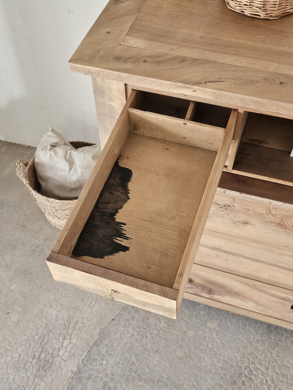 Ancienne commode secretaire en noyer massif et sapin20260224_145651