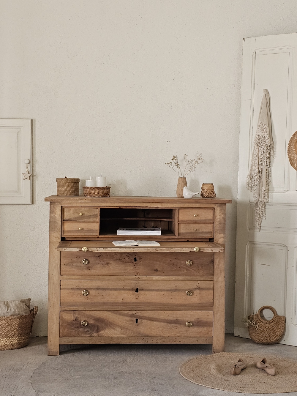 Ancienne commode secretaire en noyer massif et sapin20260224_151902