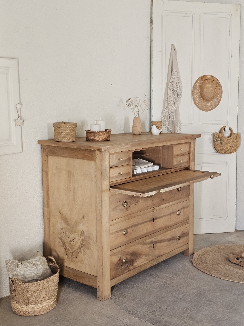 Ancienne commode secretaire en noyer massif et sapin20260224_150157