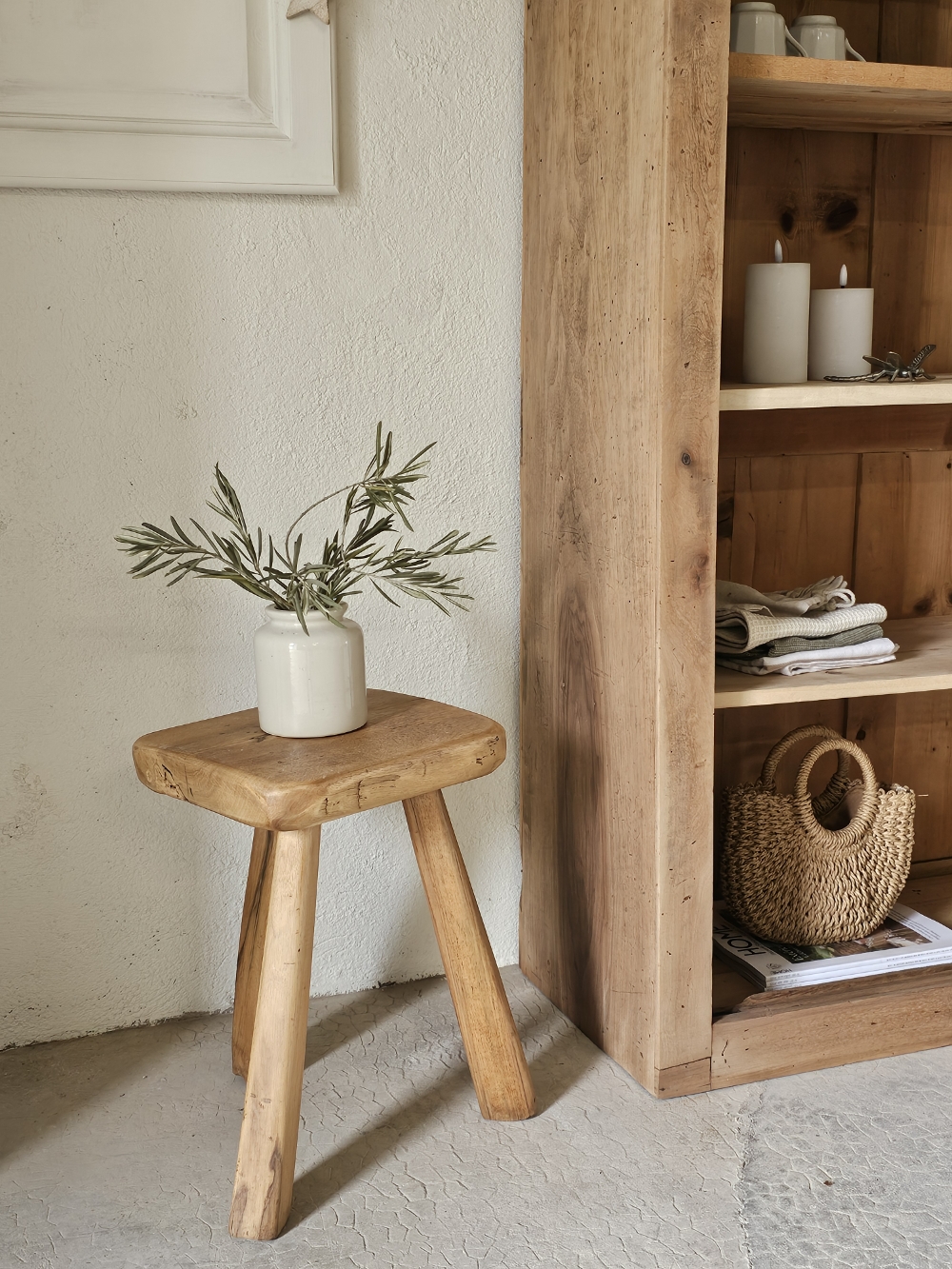 ancien tabouret tripode20260311_140039
