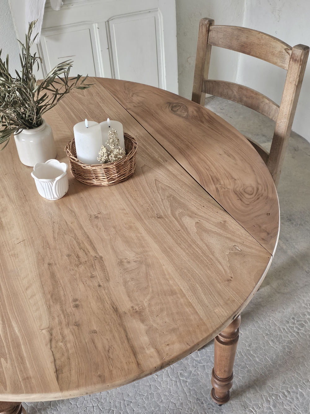 ancienne table ovale en bois massif20260330_094700