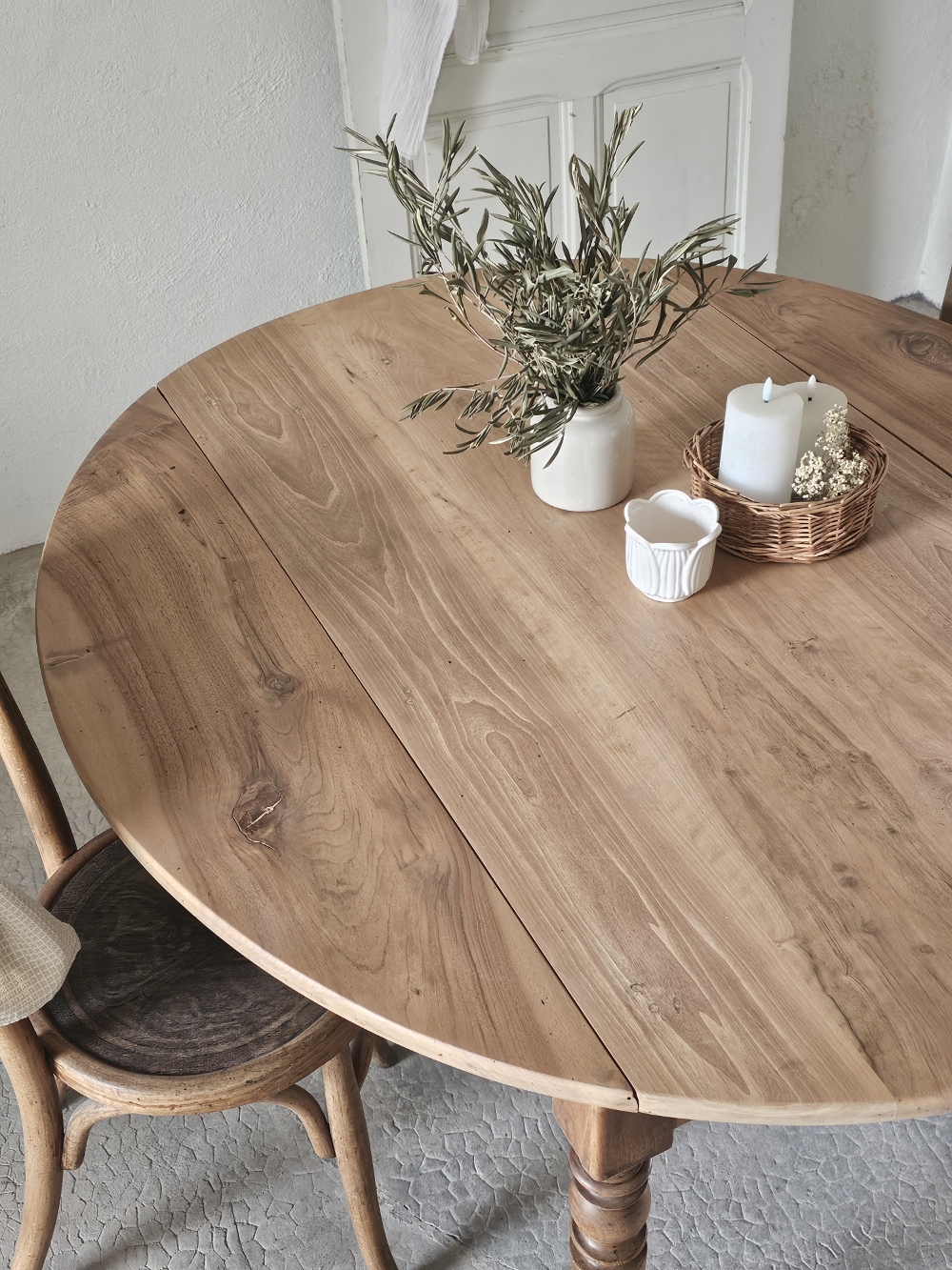ancienne table ovale en bois massif20260330_094709