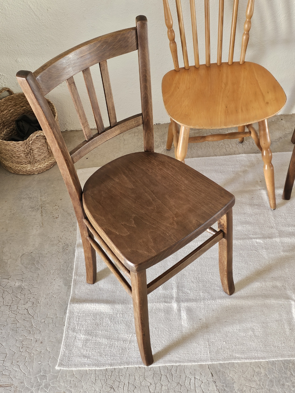 Ensemble de 4 chaises bistrot en bois - belle patine 20260331_165900