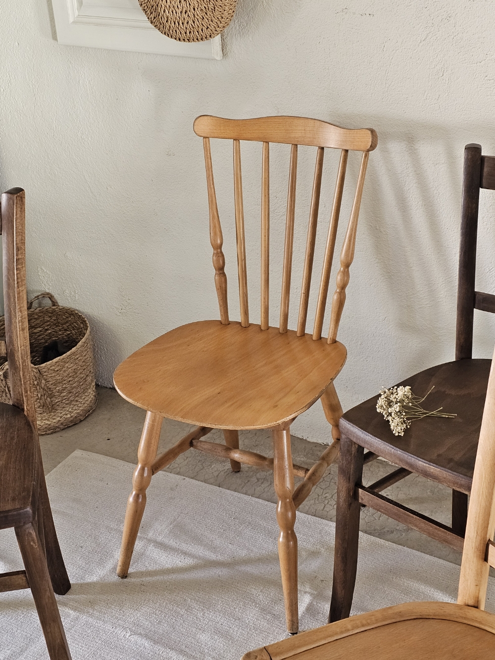 Ensemble de 4 chaises bistrot en bois - belle patine 20260331_165837