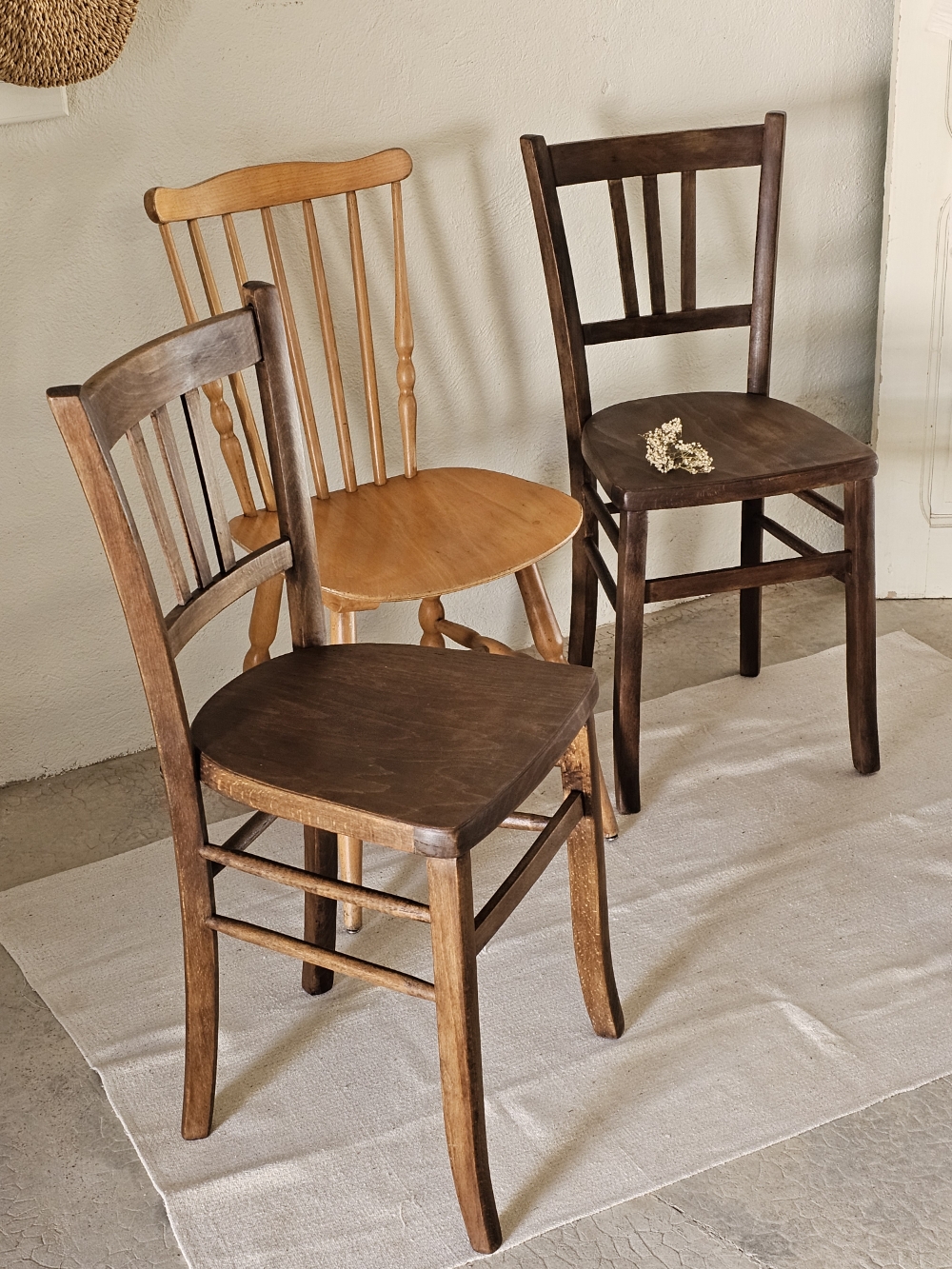 Ensemble de 4 chaises bistrot en bois - belle patine 20260331_165848