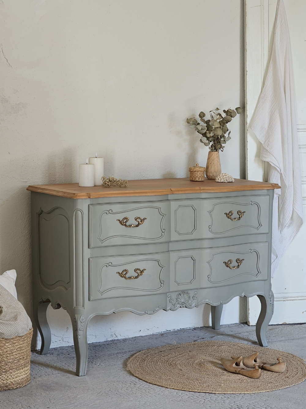 Commode style Louis xv20260416_101750