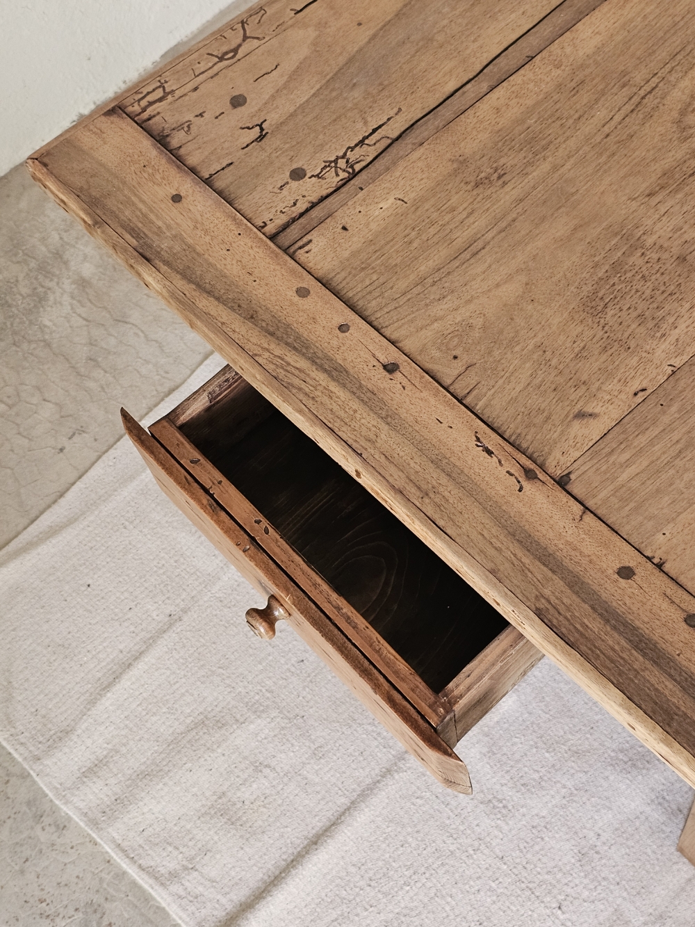Ancienne table de ferme basse 3 tiroirs20260425_114240
