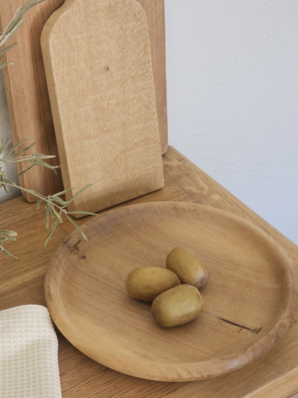 Grand plat creux en bois brut tourné – Ø 31 cm 20260425_132710