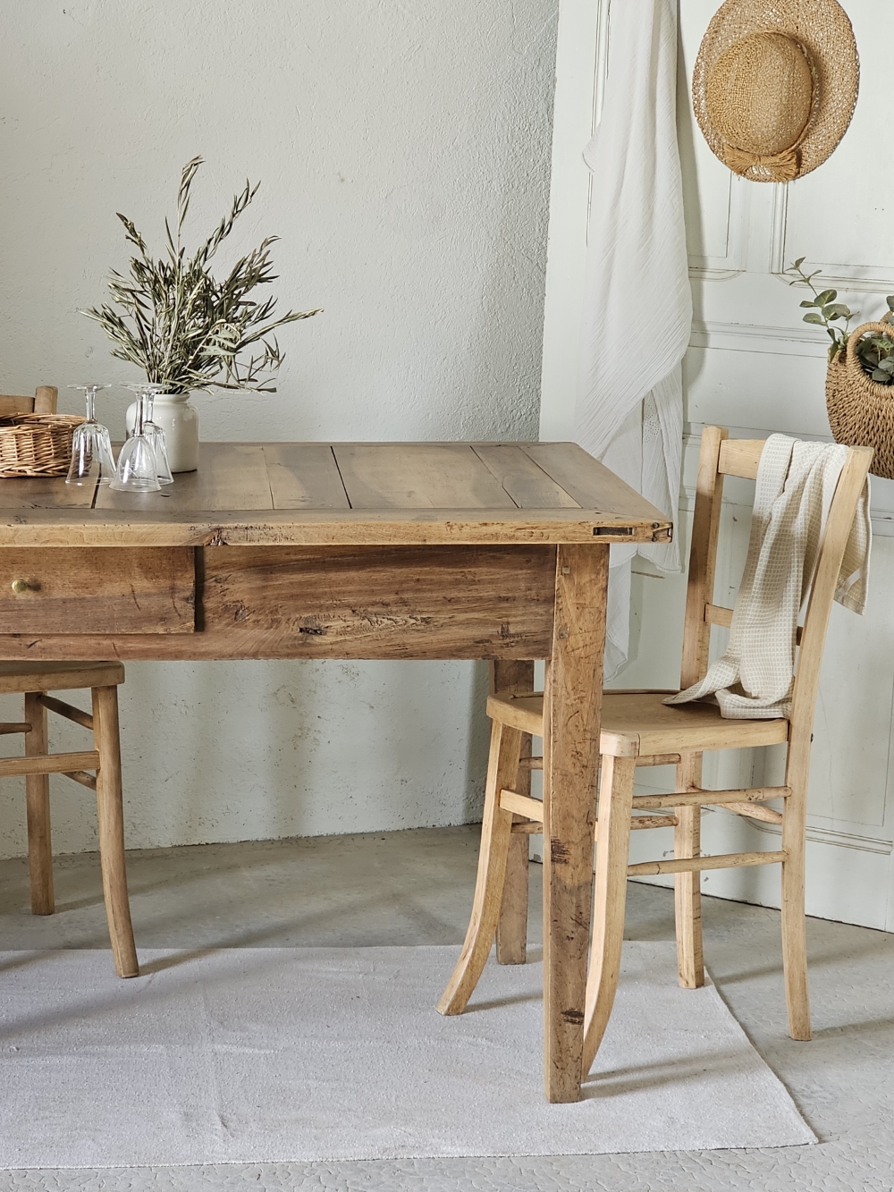 Table de Ferme en Chêne Massif – 3 Tiroirs – Style Authentique20260505_161544