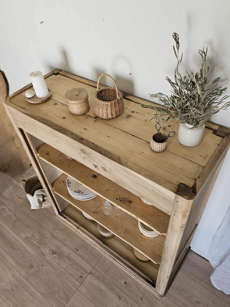 Étagère ancienne en bois brut patiné20260521_165408