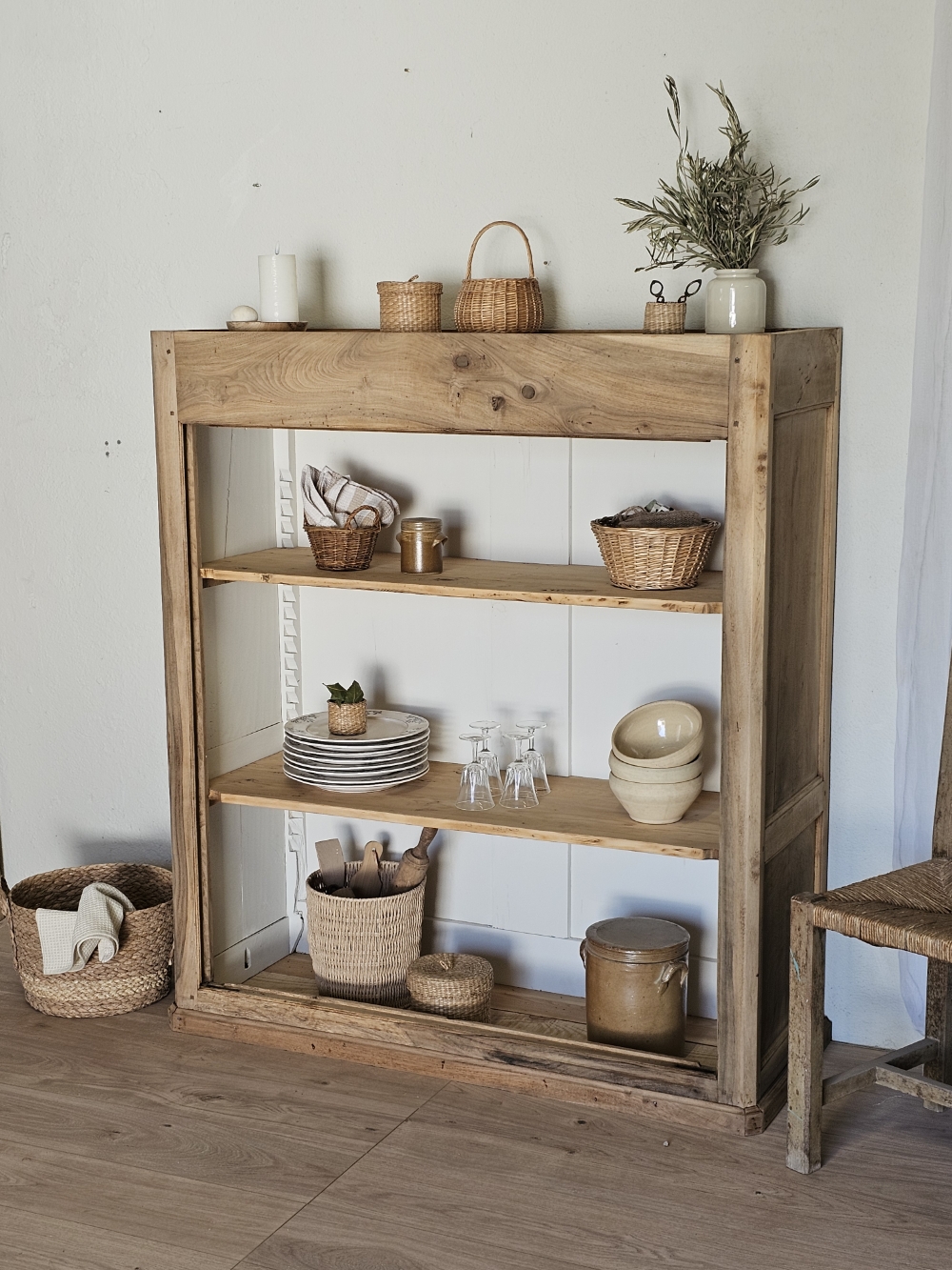 Étagère ancienne en bois brut patiné20260521_165233