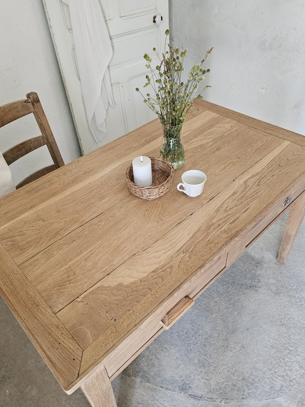 Table: bureau ancienne en chêne massif avec tiroirs 20260527_110727