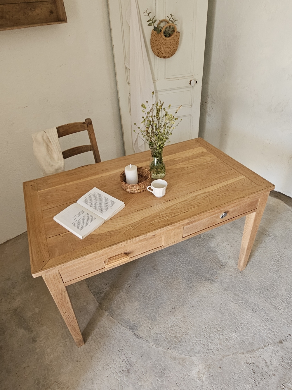 Table: bureau ancienne en chêne massif avec tiroirs 20260527_110552