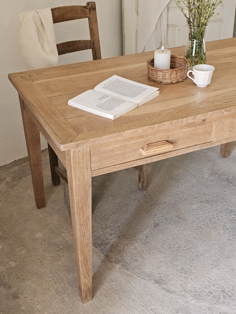 Table: bureau ancienne en chêne massif avec tiroirs 20260527_110414