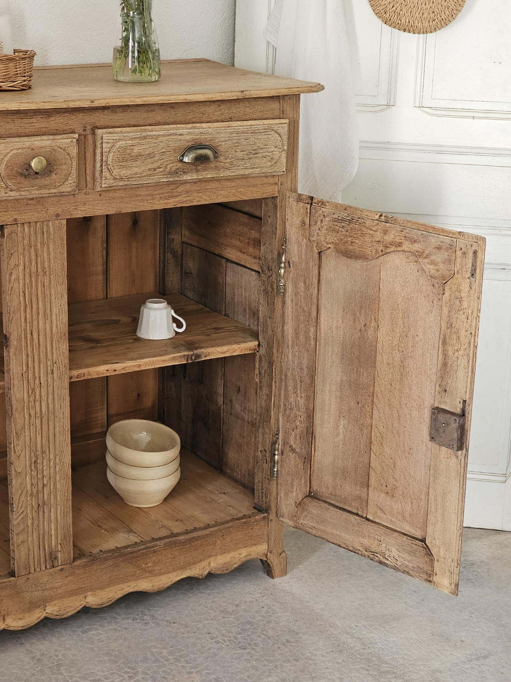Grand Buffet de Campagne en Bois Brut Rénové20260529_144341
