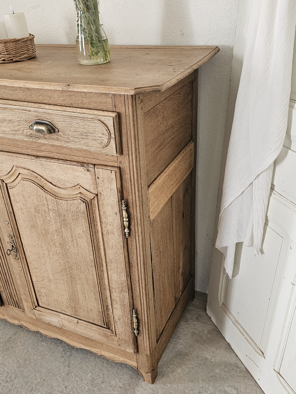 Grand Buffet de Campagne en Bois Brut Rénové20260529_144604