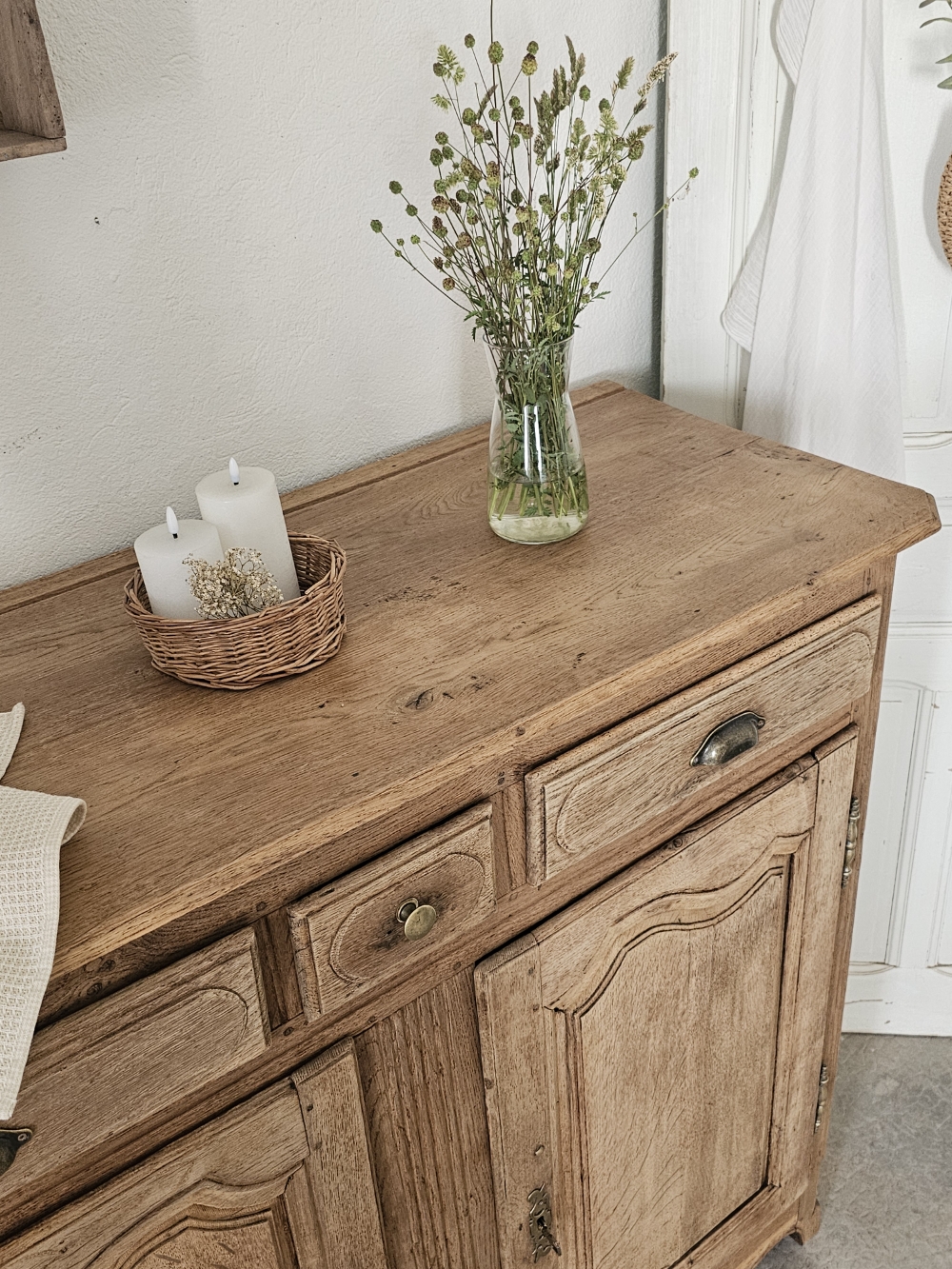 Grand Buffet de Campagne en Bois Brut Rénové20260529_144653