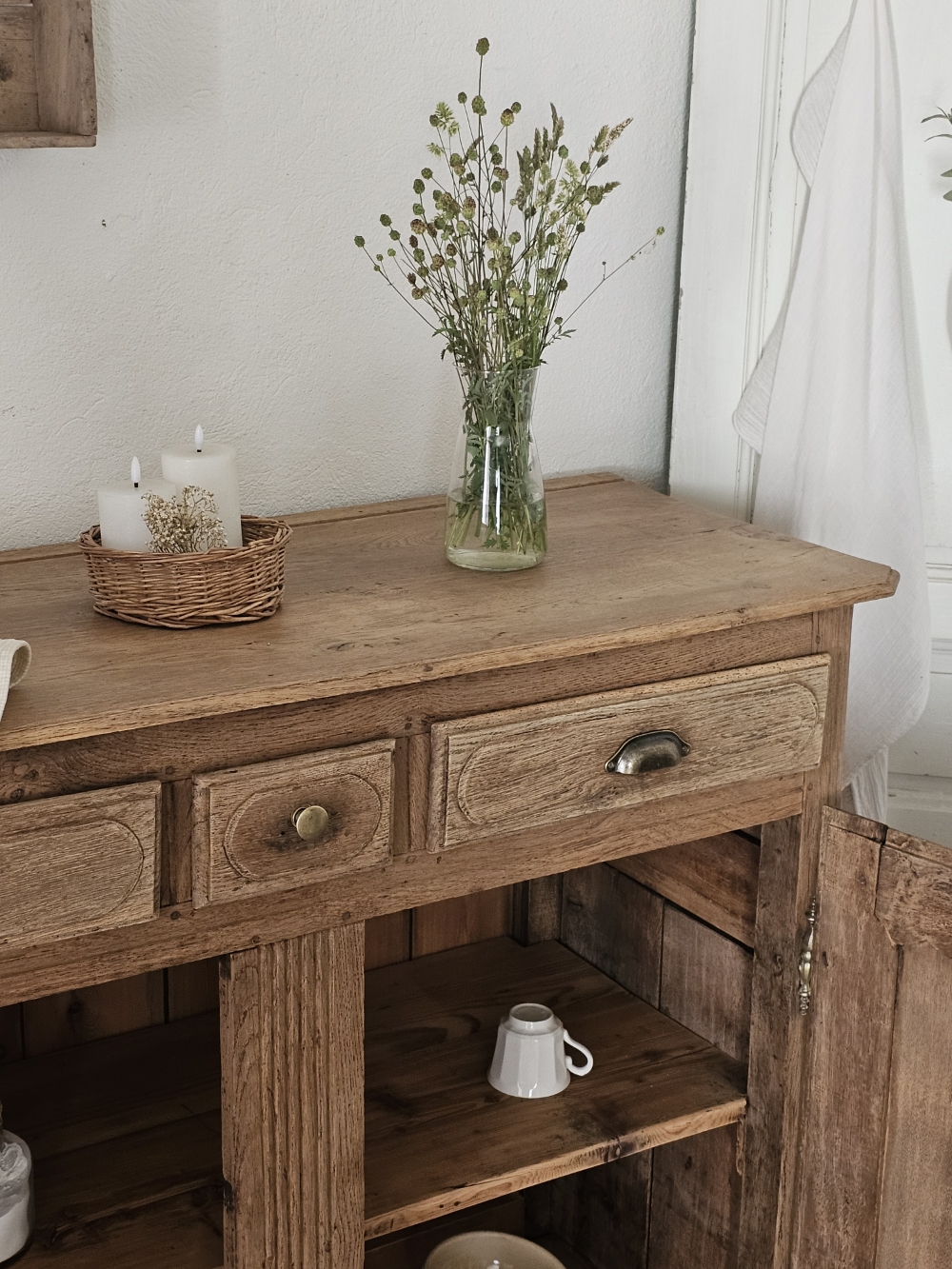 Grand Buffet de Campagne en Bois Brut Rénové20260529_144422