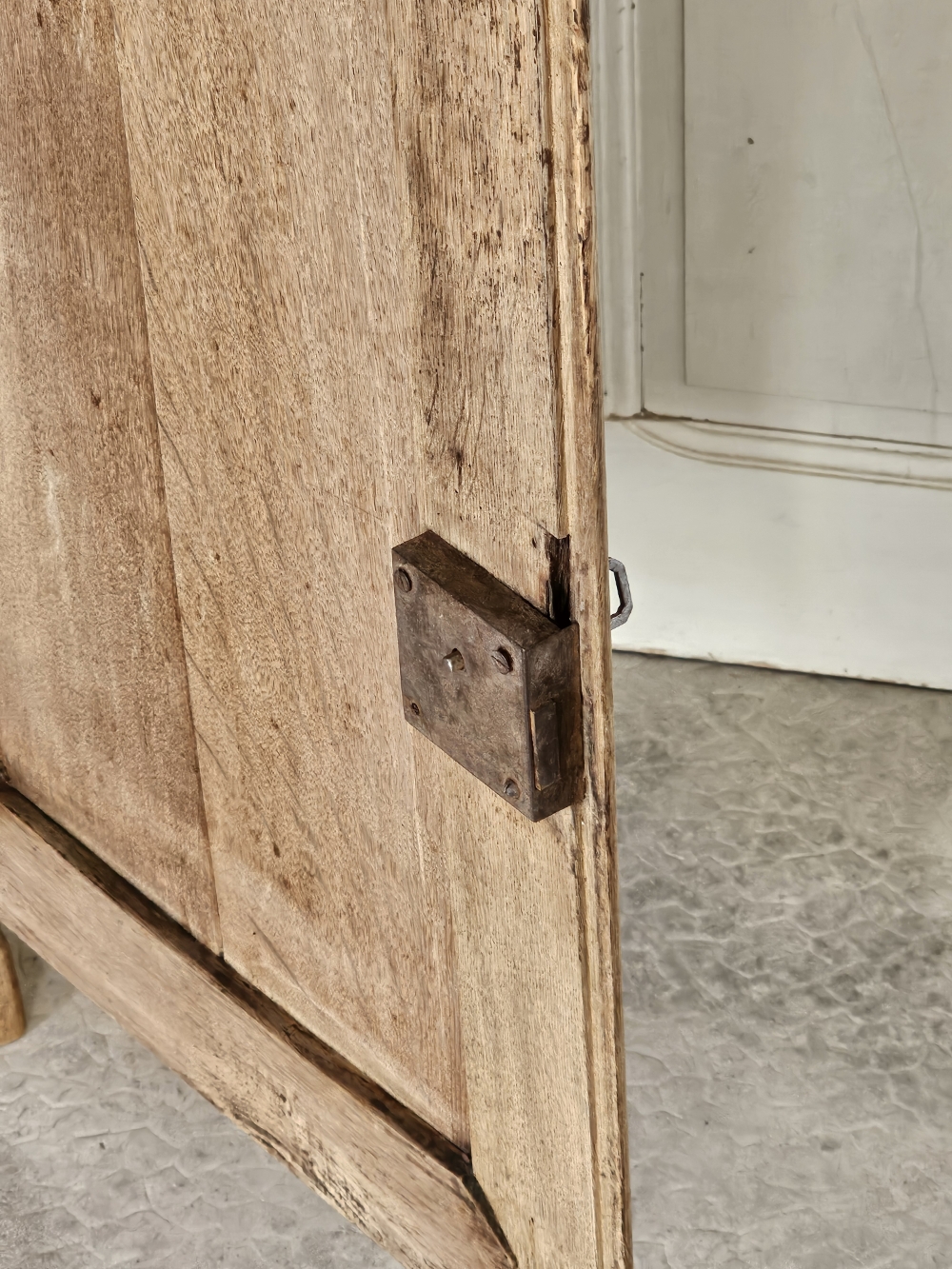 Grand Buffet de Campagne en Bois Brut Rénové20260529_144449