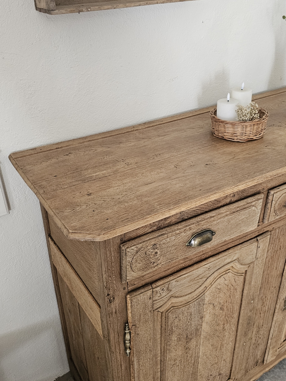 Grand Buffet de Campagne en Bois Brut Rénové20260529_144706