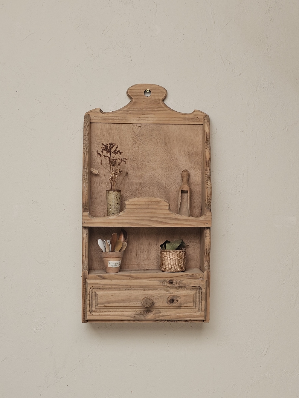 Étagère murale vintage en bois naturel avec tiroir - Style Brocante20260603_125025