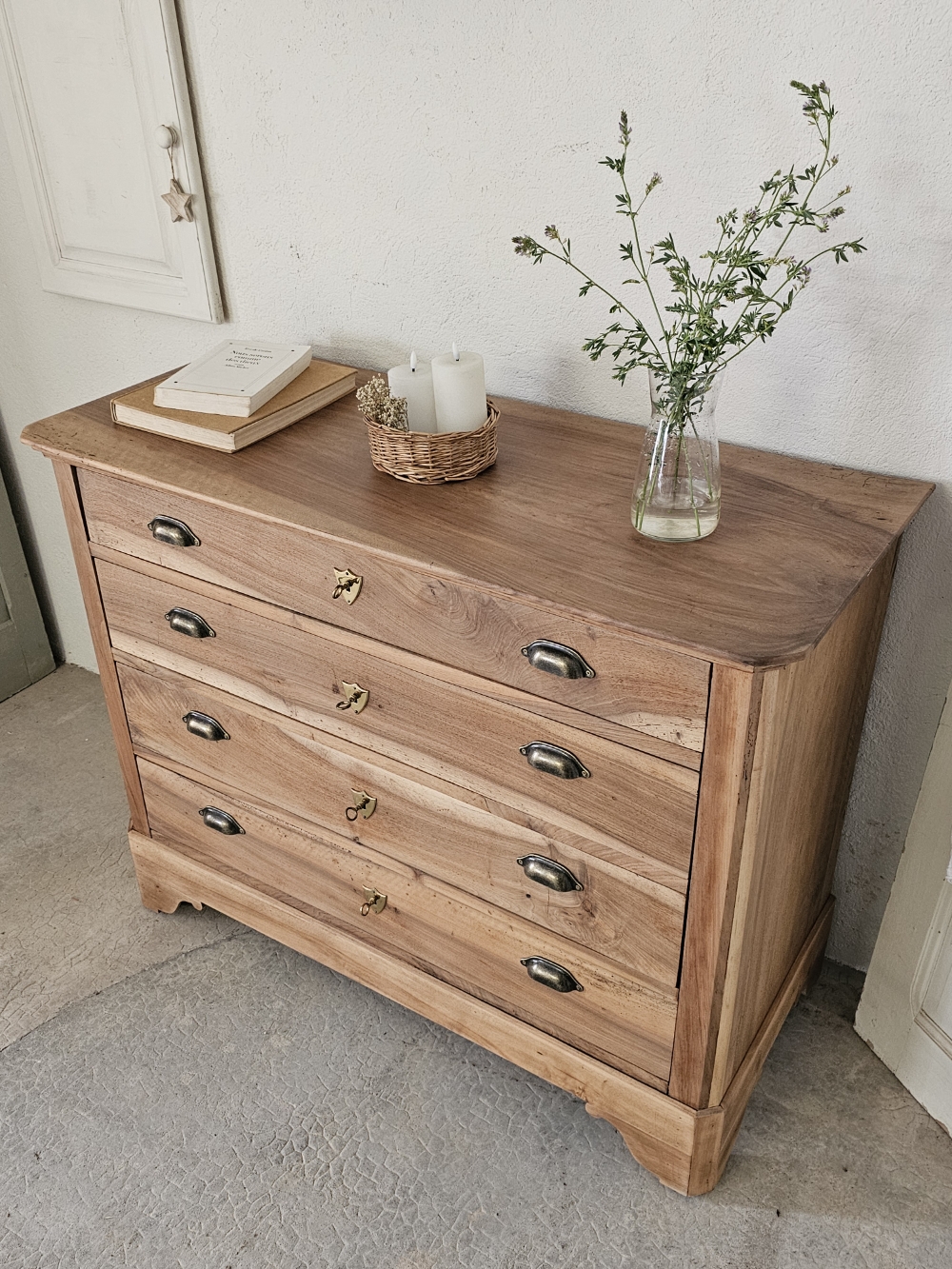 Commode en Noyer Brut Rénovée - Style Authentique &amp; Vintage20260605_093050