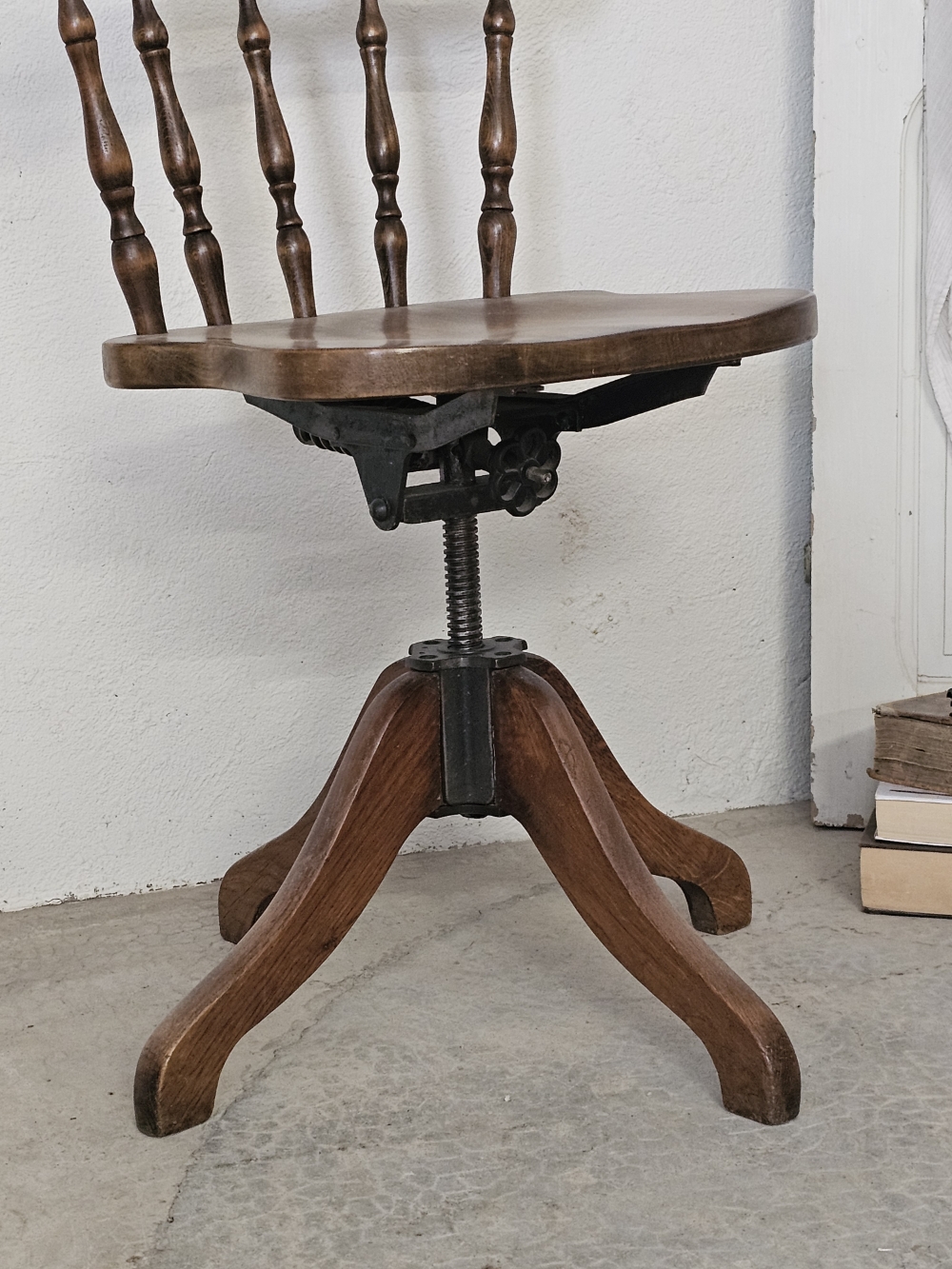 Chaise de bureau pivotante vintage en bois courbé Jugoslavia20260619_142240
