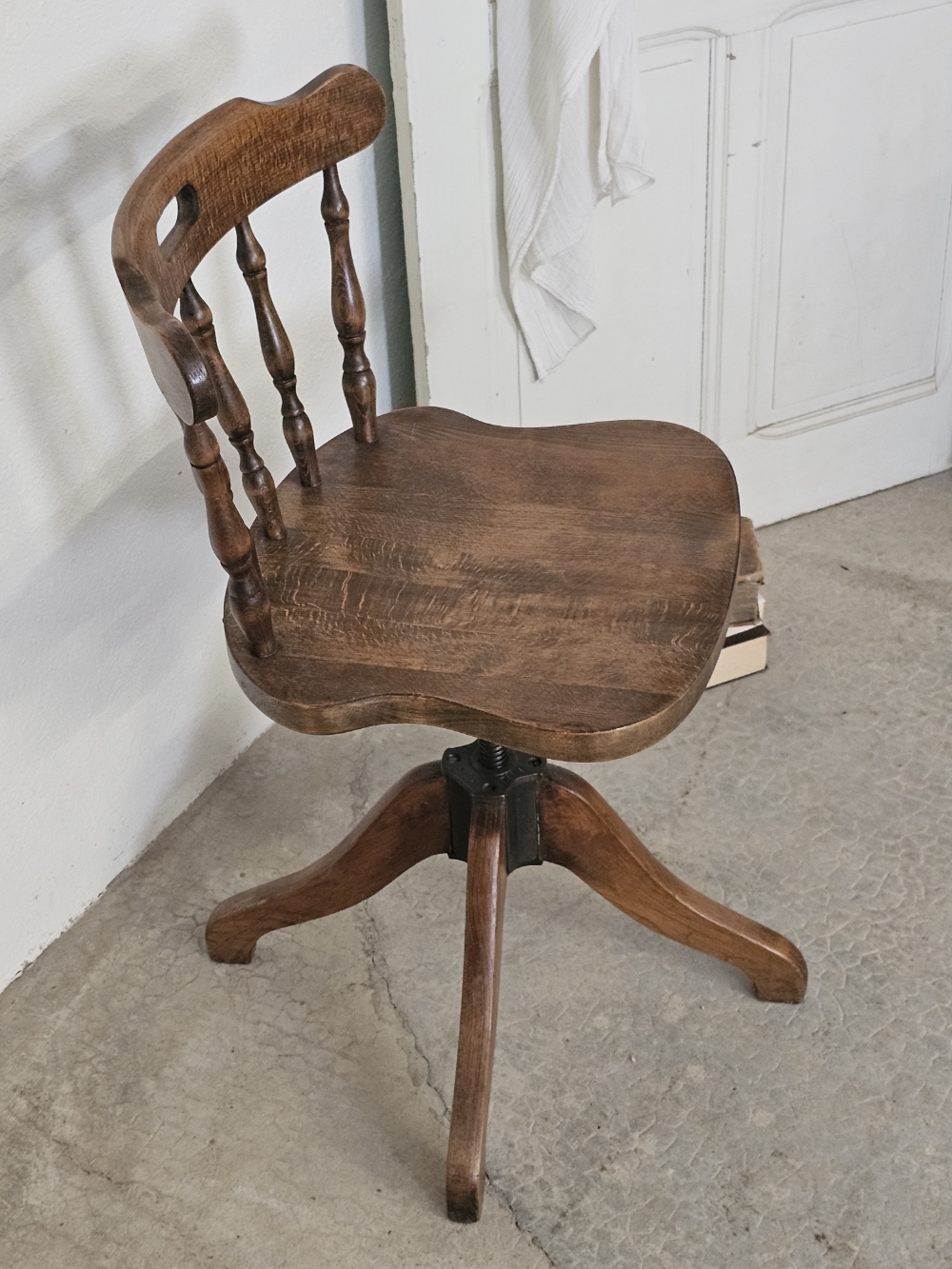 Chaise de bureau pivotante vintage en bois courbé Jugoslavia20260619_142251