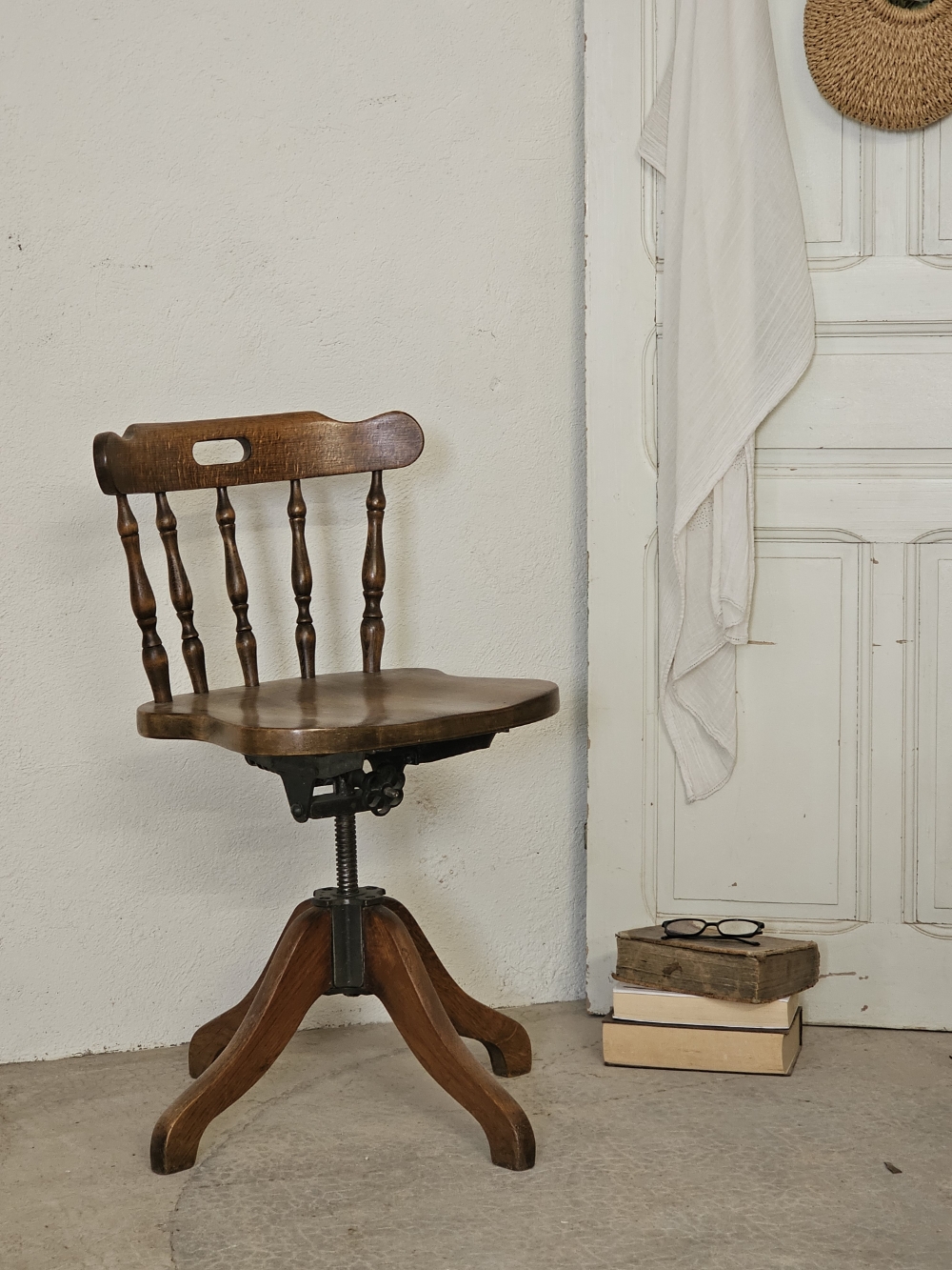 Chaise de bureau pivotante vintage en bois courbé Jugoslavia20260619_142126