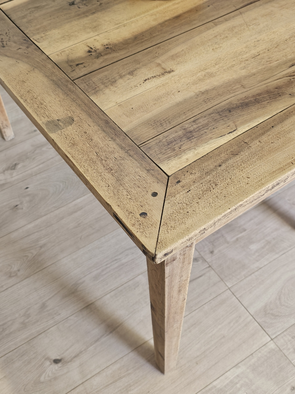Table de cuisine ancienne style table de ferme en bois20260629_171141