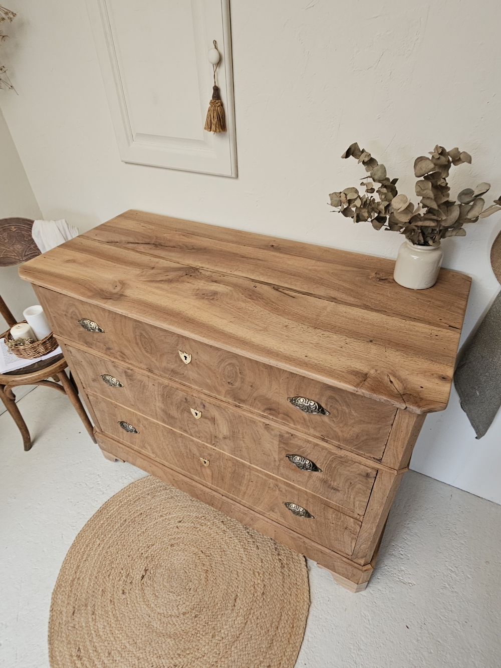 Commode vintage en noyer massif et placage ronce de noyer20260720_171602