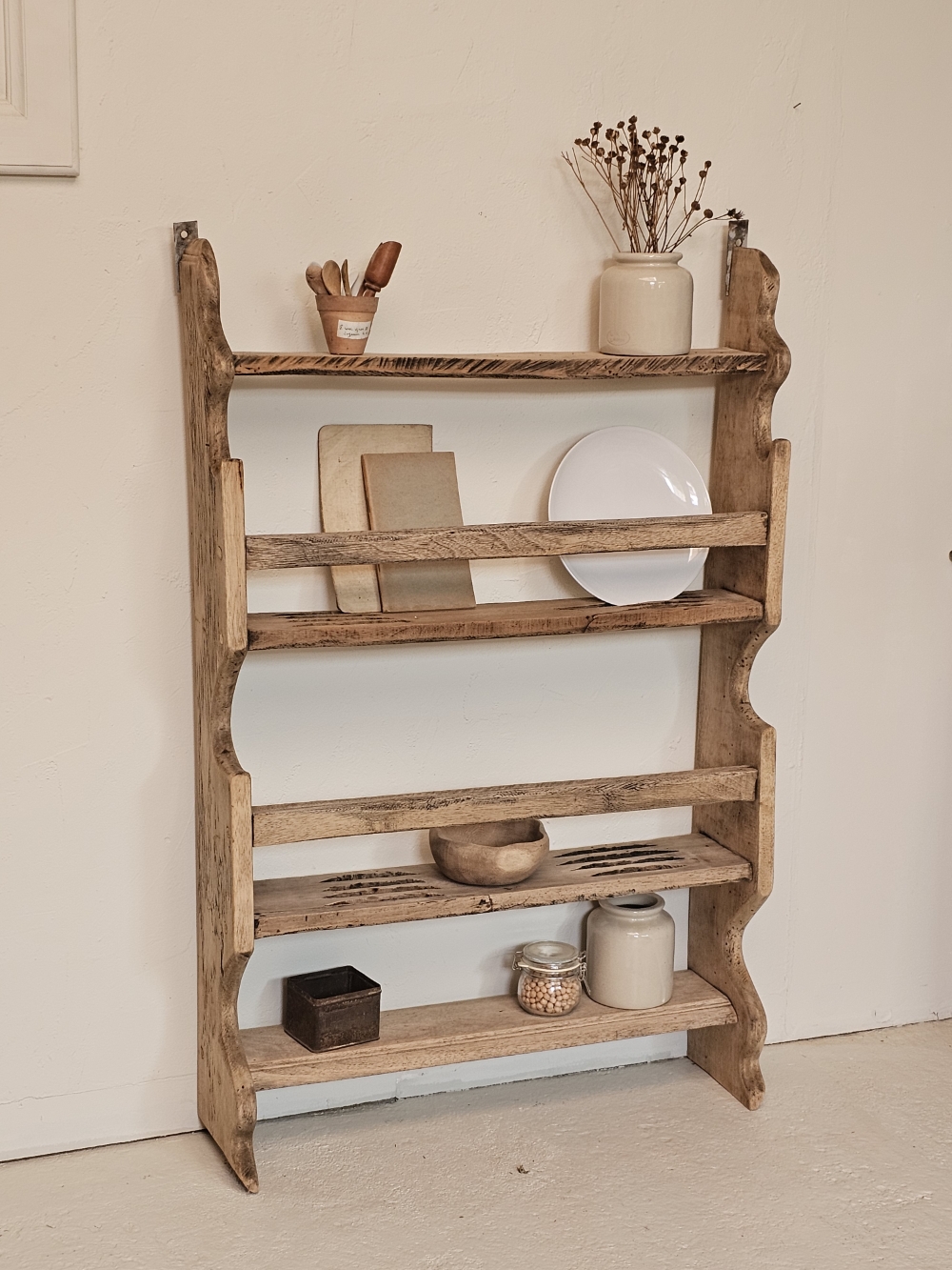 Étagère vaisselier ancienne en bois brut Art Populaire20260804_150524