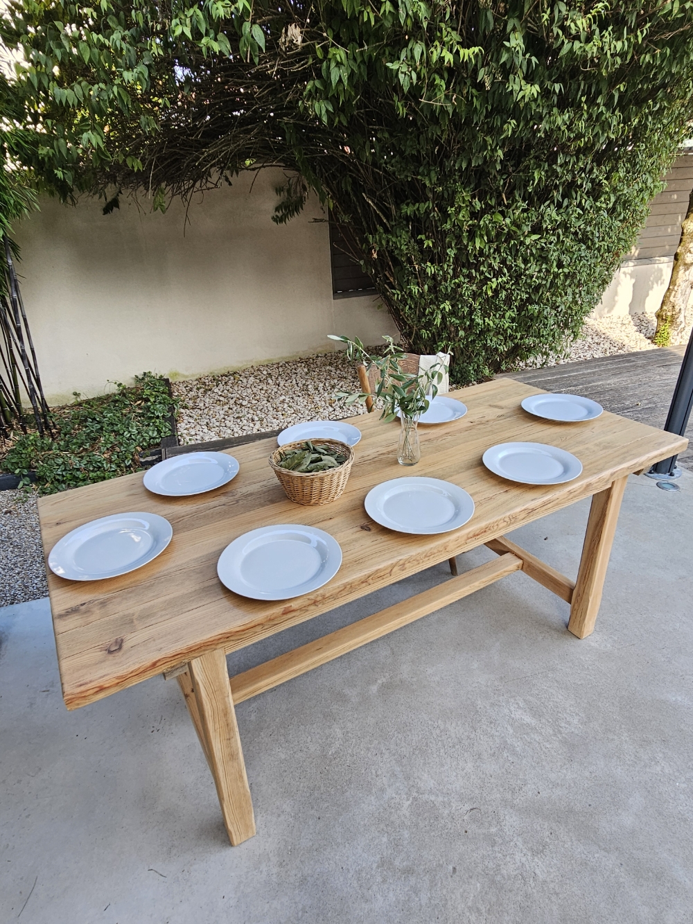 Ancienne table de ferme en pin massif brut et verni 6 à 8 personnes20260815_174027