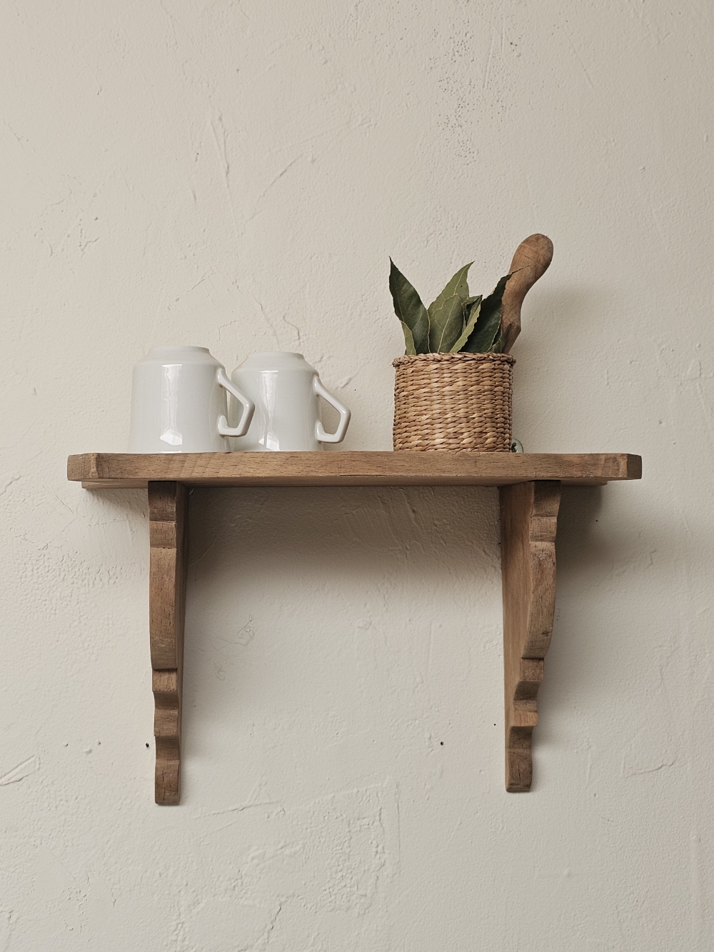 Étagère murale ancienne en bois brut20260817_152756