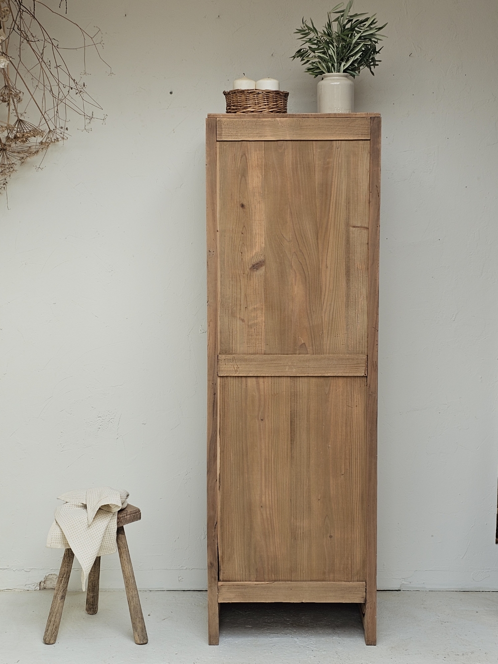Étagère colonne en bois brut – Bibliothèque vintage restauré20260828_171014