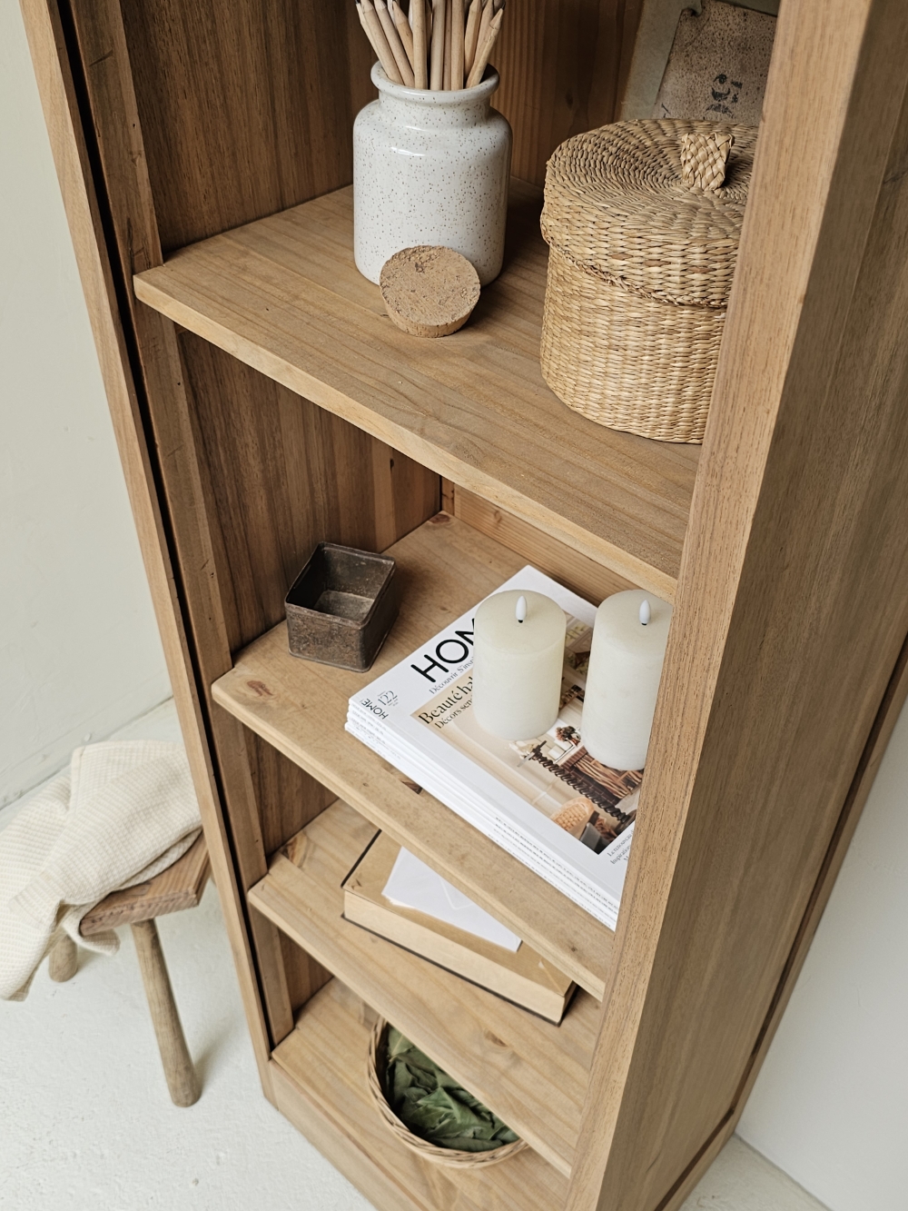 Étagère colonne en bois brut – Bibliothèque vintage restauré20260828_171138